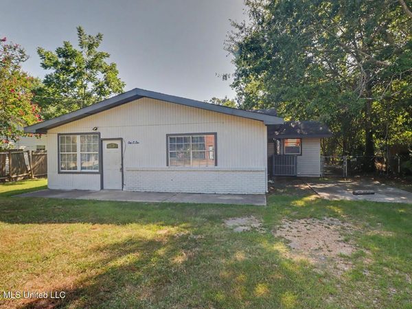 101 Park Row Avenue, Long Beach, MS 39560