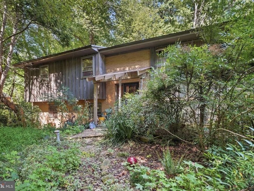 4904 Woodsy Way, Temple Hills, MD 20748 Main Photo
