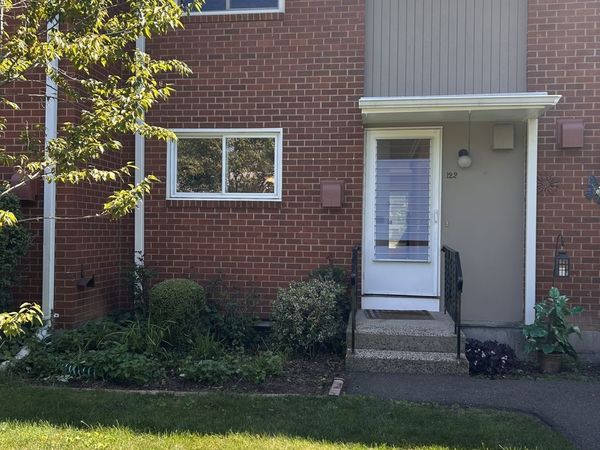 122 Centerbrook, Hamden, CT 06518