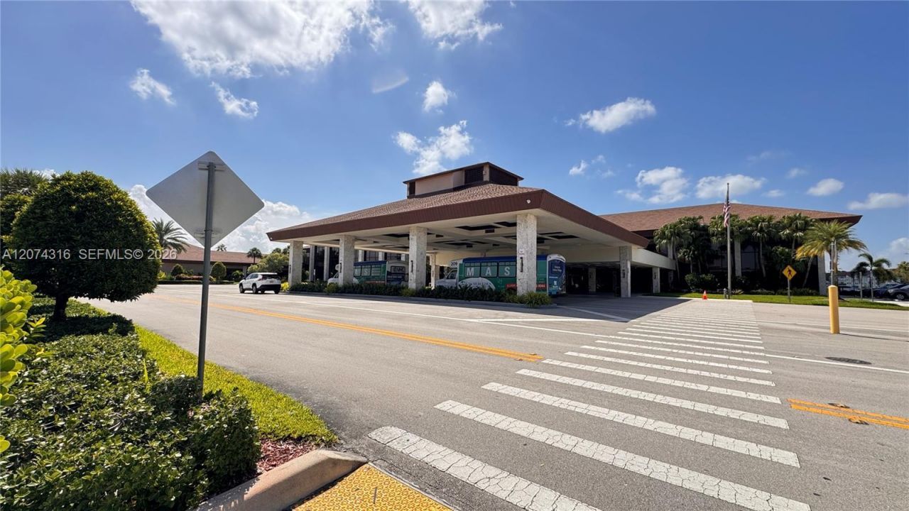 1400 SW 131st Way , Unit 305Q, Pembroke Pines, FL 33027 Photo