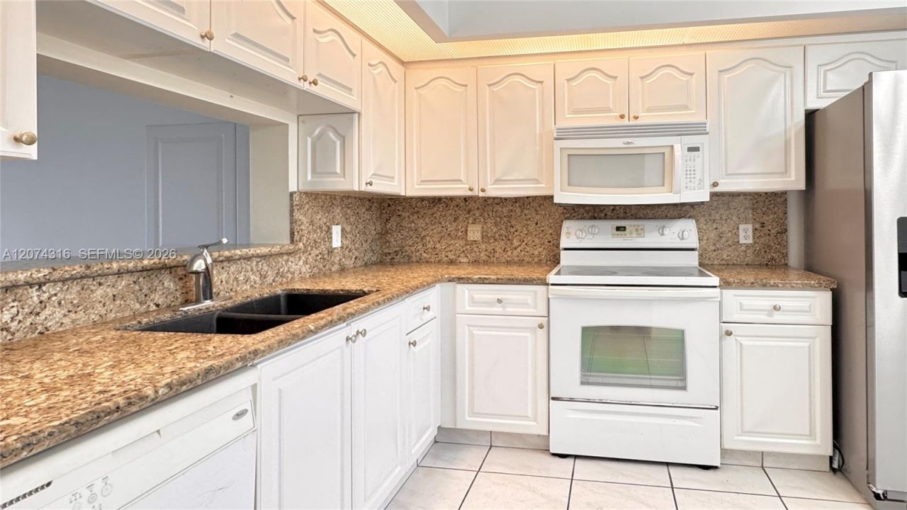 1400 SW 131st Way , Unit 305Q, Pembroke Pines, FL 33027 Photo