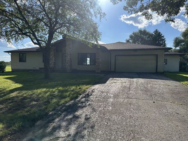 8090 S FARR Street , Savanna, IL 61074