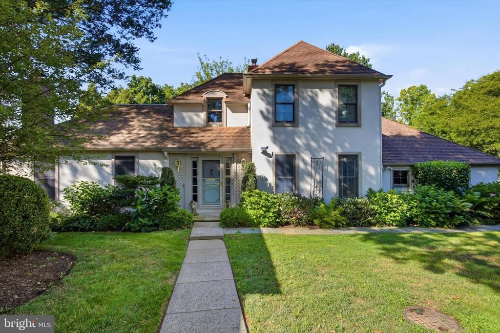 19 HIGHFIELD LANE , WAYNE, PA 19087