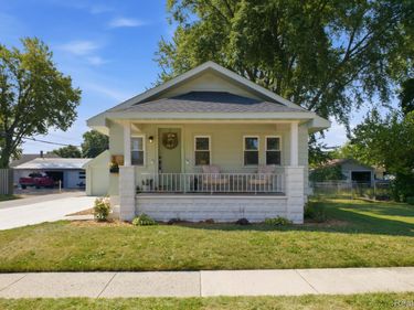 33 W Wabash Avenue, Belleville, Mi 48111