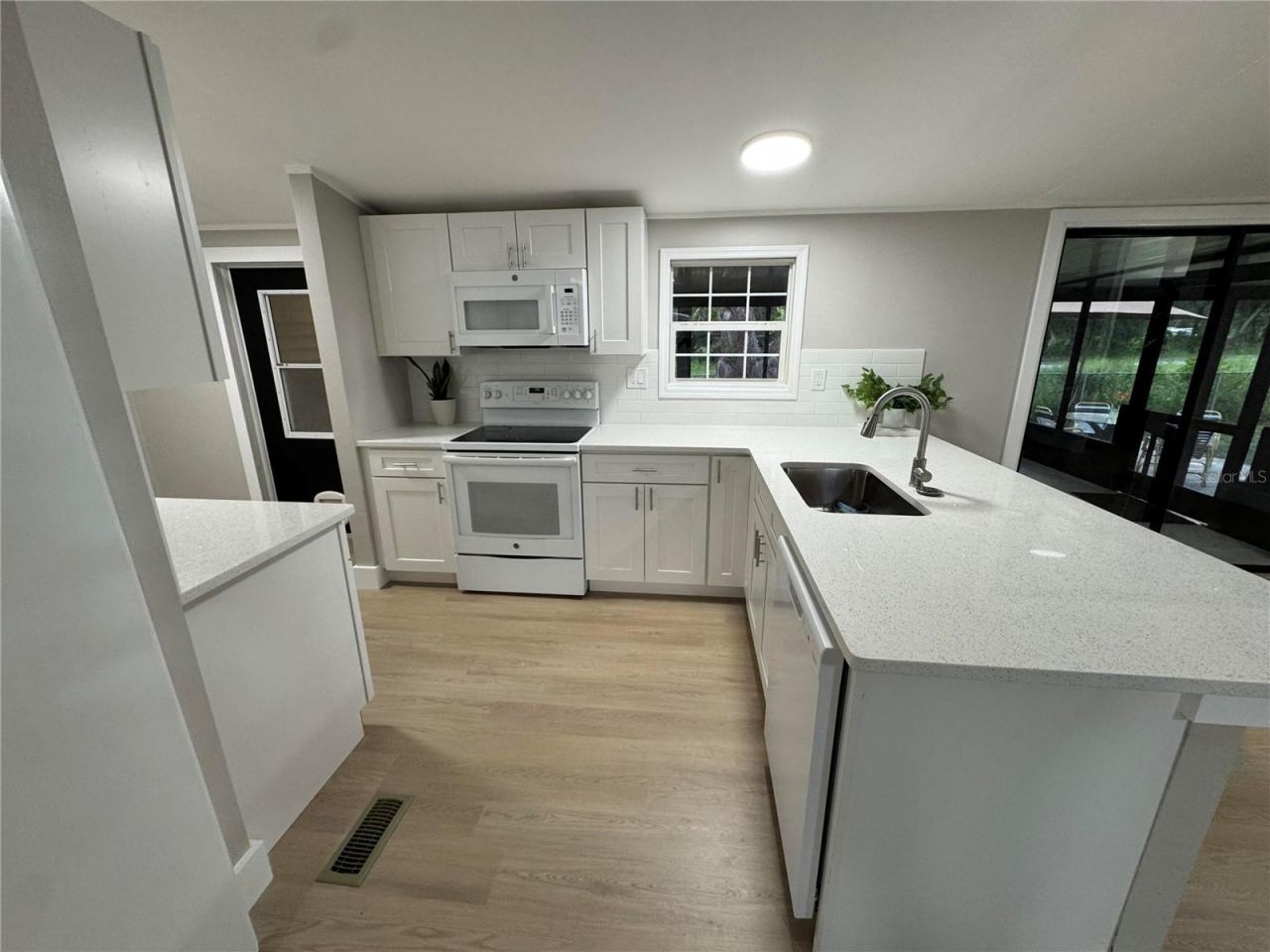 8801 Marc David , Gibsonton, FL 33534 Photo