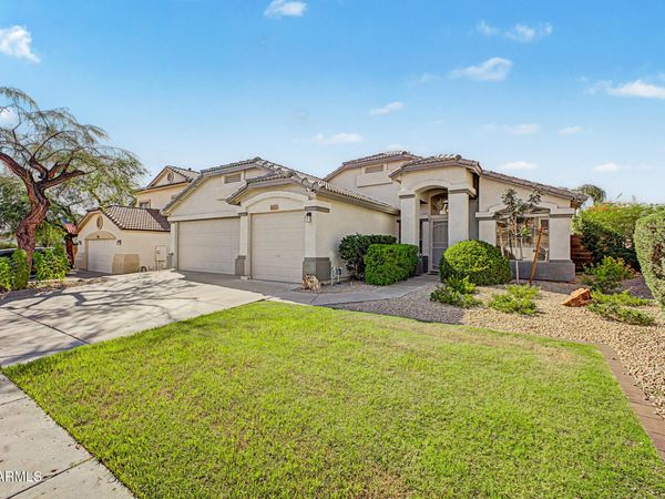 6422 W LARIAT Lane, Phoenix, AZ 85083