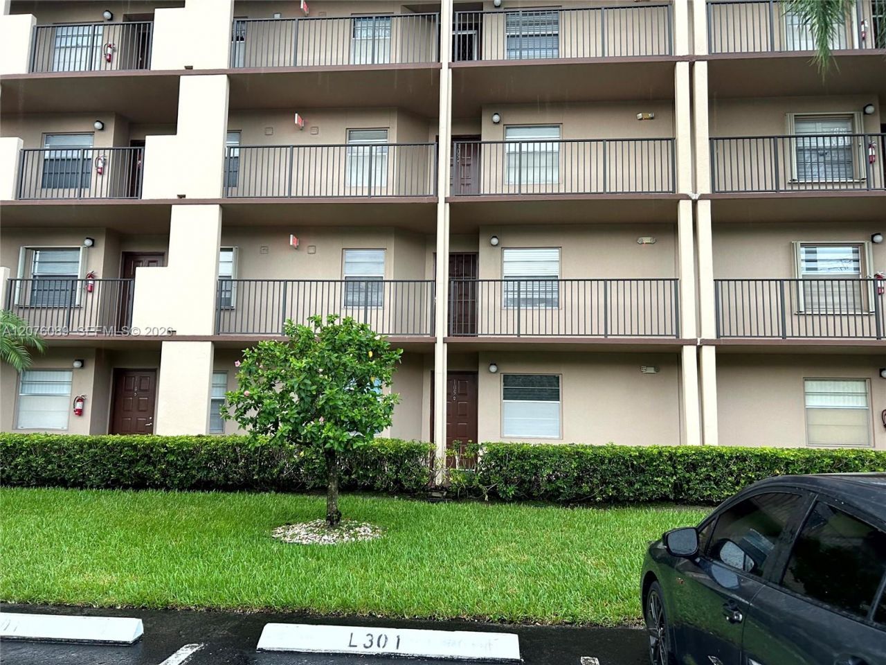 13105 SW 16 Ct, Unit 105L, Pembroke Pines, FL 33027 Photo