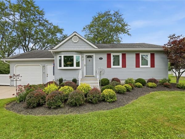 624 Alt Boulevard , Grand Island, NY 14072
