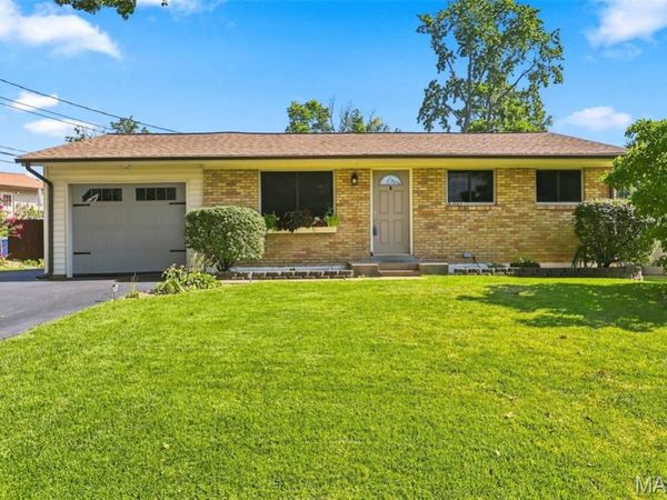 2002 Janiculum Drive, Fenton, MO 63026