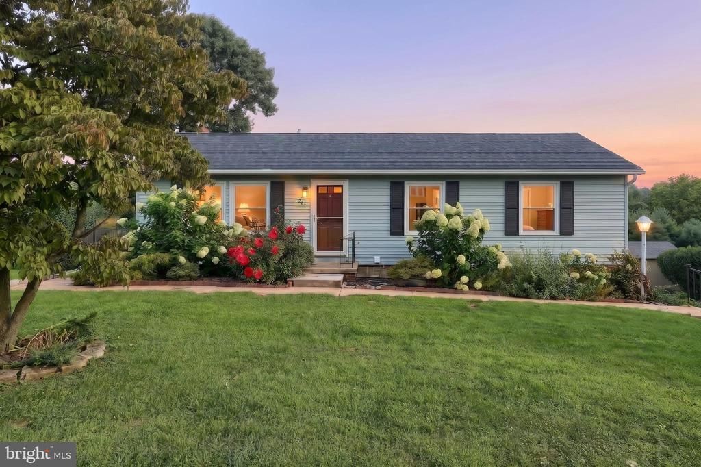 264 NOLLYN DRIVE , DALLASTOWN, PA 17313