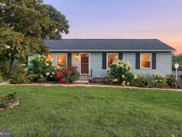 264 NOLLYN DRIVE, DALLASTOWN, PA 17313