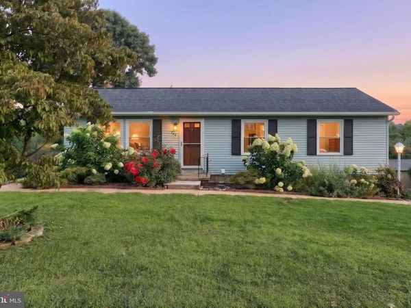 264 NOLLYN DRIVE , DALLASTOWN, PA 17313