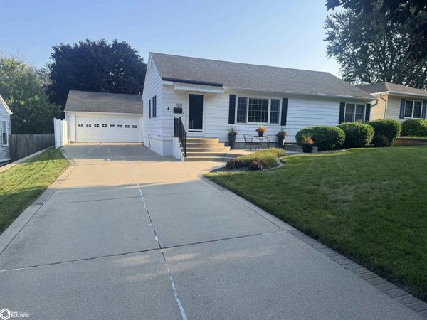 503 18th Place, Carroll, IA 51401