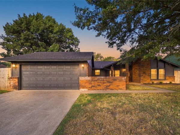303 E Gawf Lane , Muskogee, OK 74403