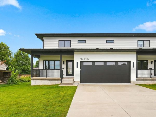 1307 W 19th Street, Cedar Falls, IA 50613