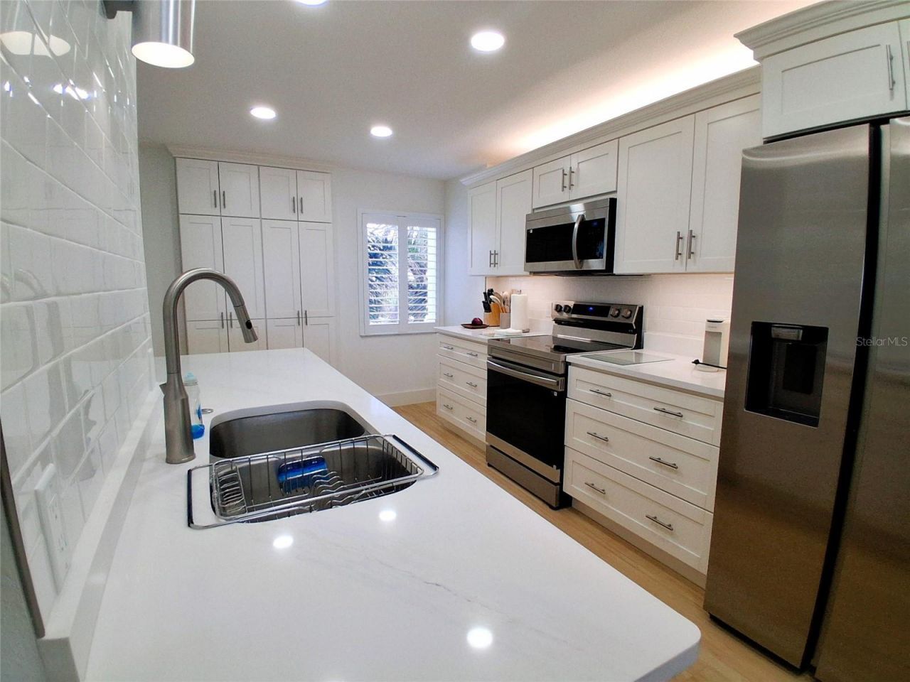 19 Whispering Sands Drive, Unit 401, Sarasota, FL 34242 Photo