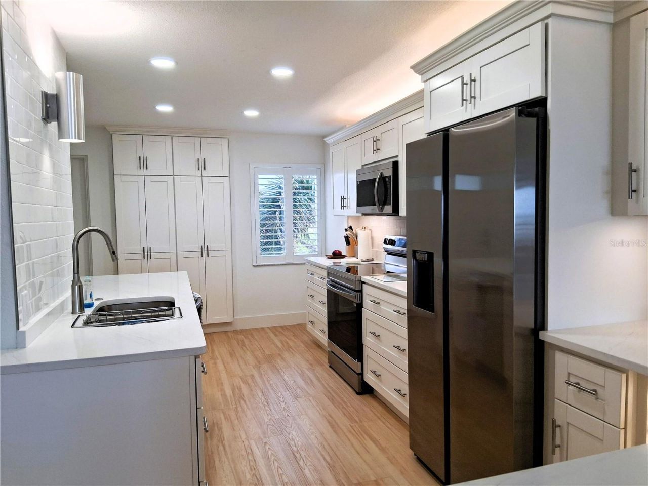 19 Whispering Sands Drive, Unit 401, Sarasota, FL 34242 Photo