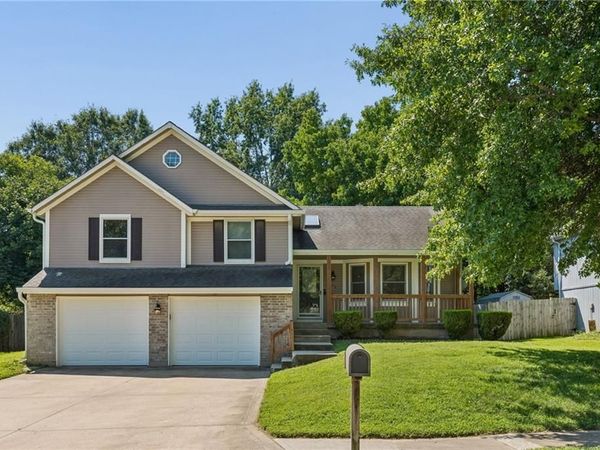 412 SE HAMILTON Court, Blue Springs, MO 64014