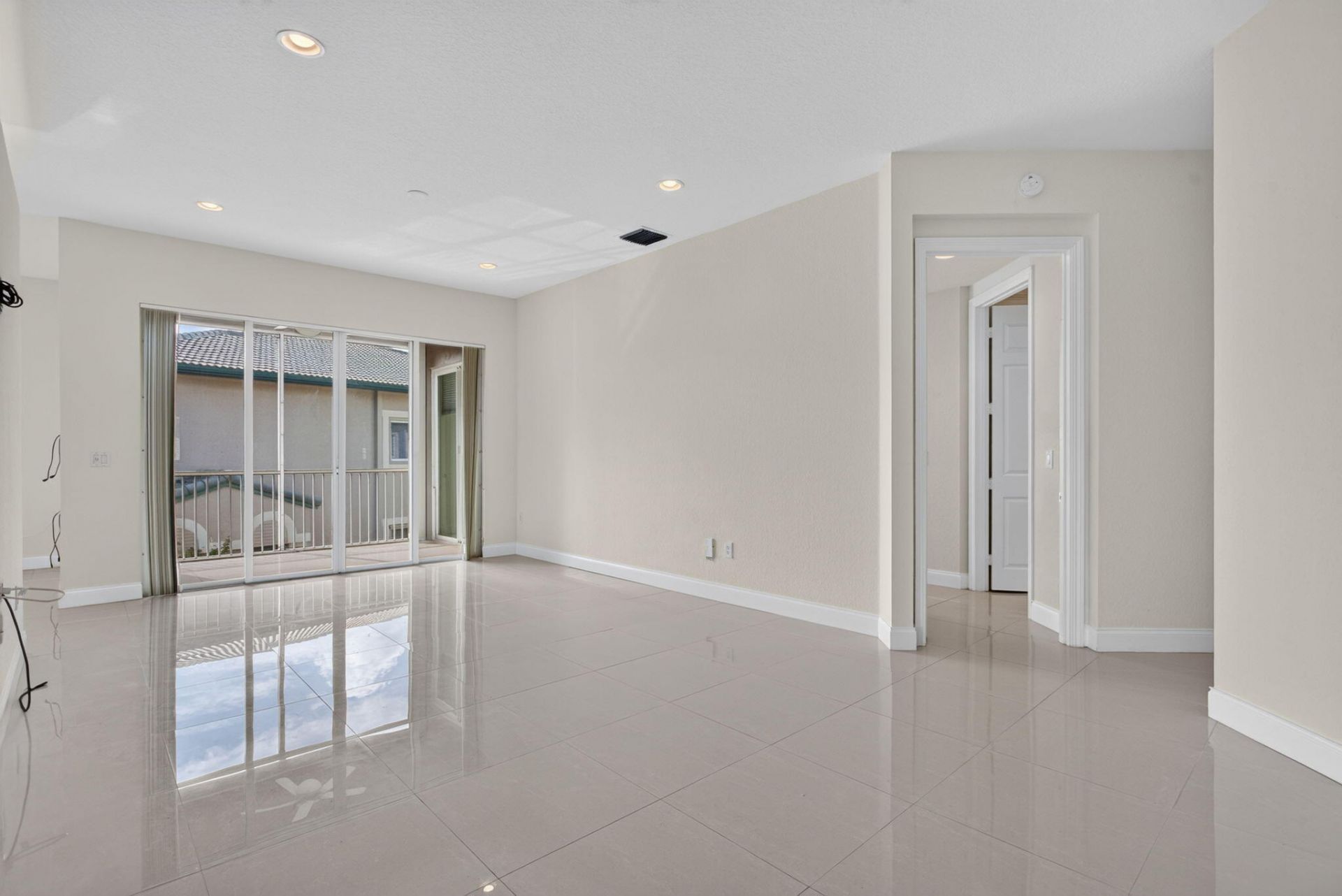 7940 Exeter Circle E, Unit 201, Tamarac, FL 33321 Photo