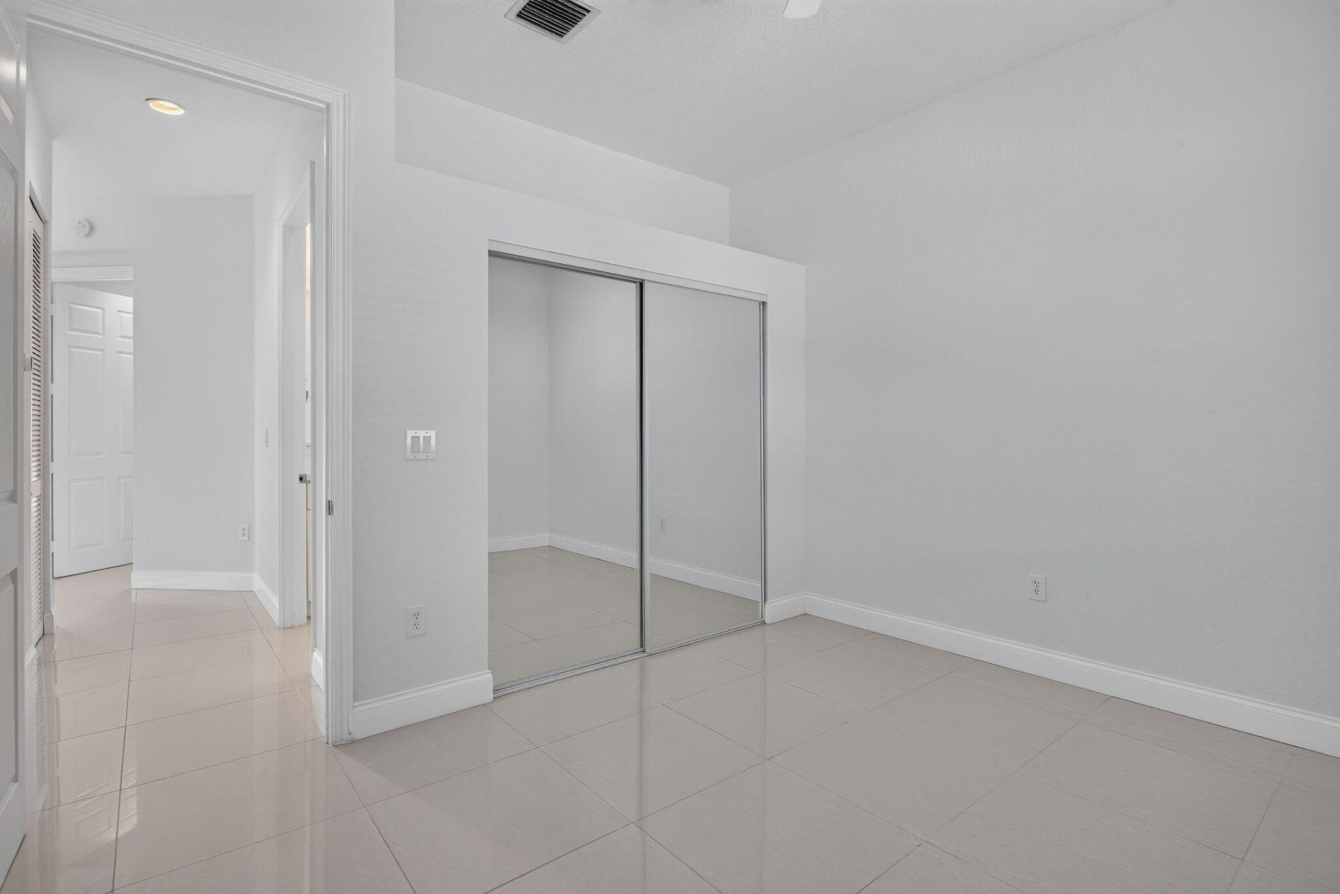 7940 Exeter Circle E, Unit 201, Tamarac, FL 33321 Photo