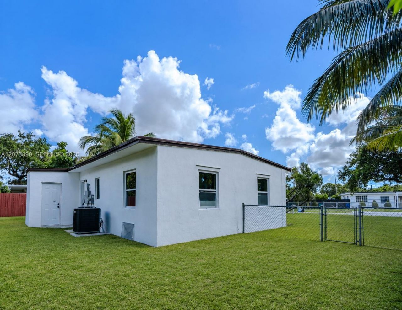 16400 NW 23rd Ct , Miami Gardens, FL 33054 Photo
