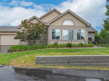 184 Villa Pointe Drive, Springboro, OH 45066