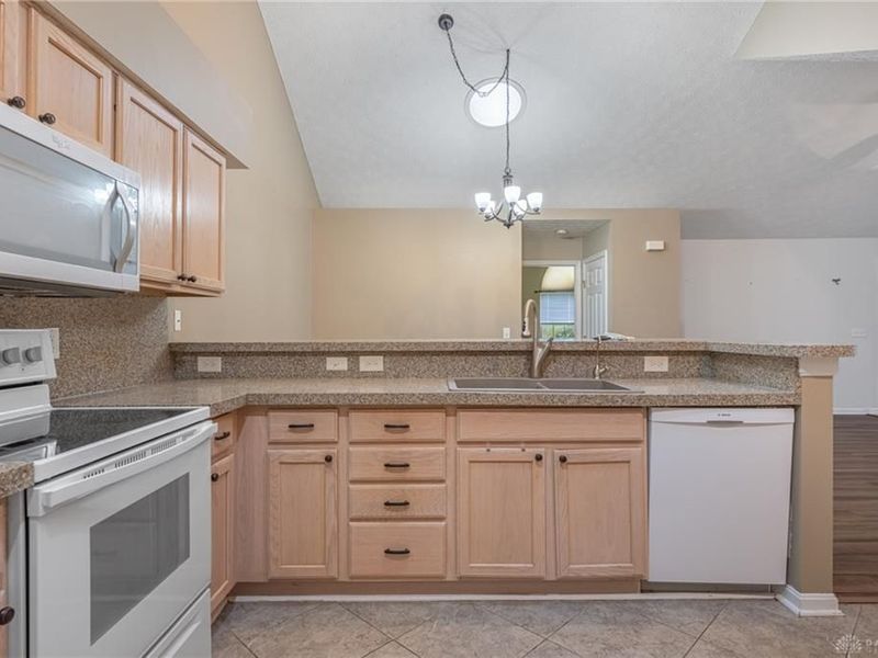 184 Villa Pointe Drive, Springboro, OH 45066 Photo 9