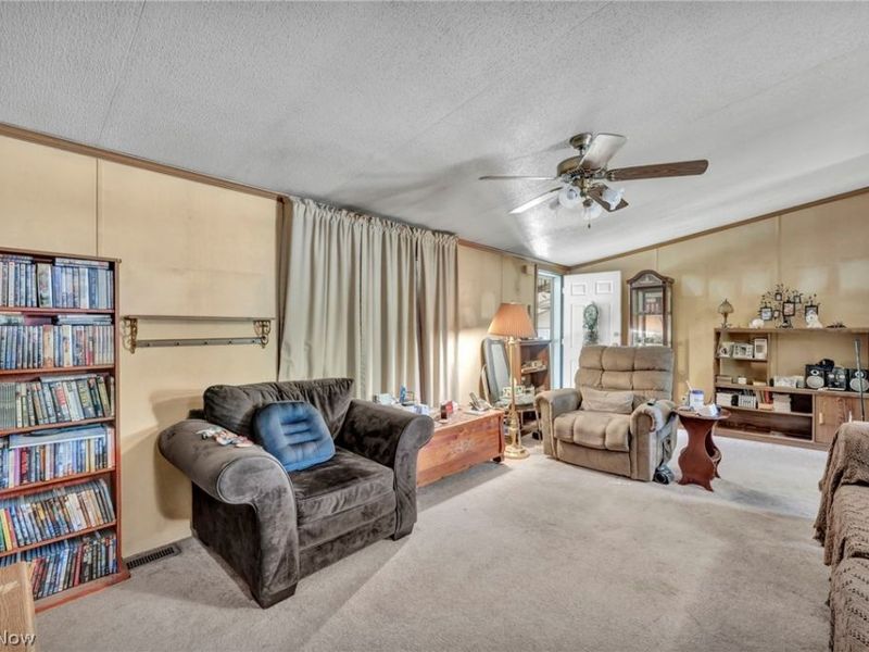 16 Cherry Lane, Olmsted Township, OH 44138 Photo 12