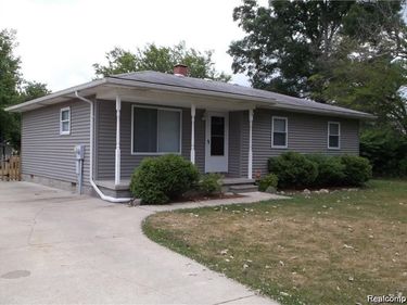 412 Sherwood Court, Holly Village, Mi 48442