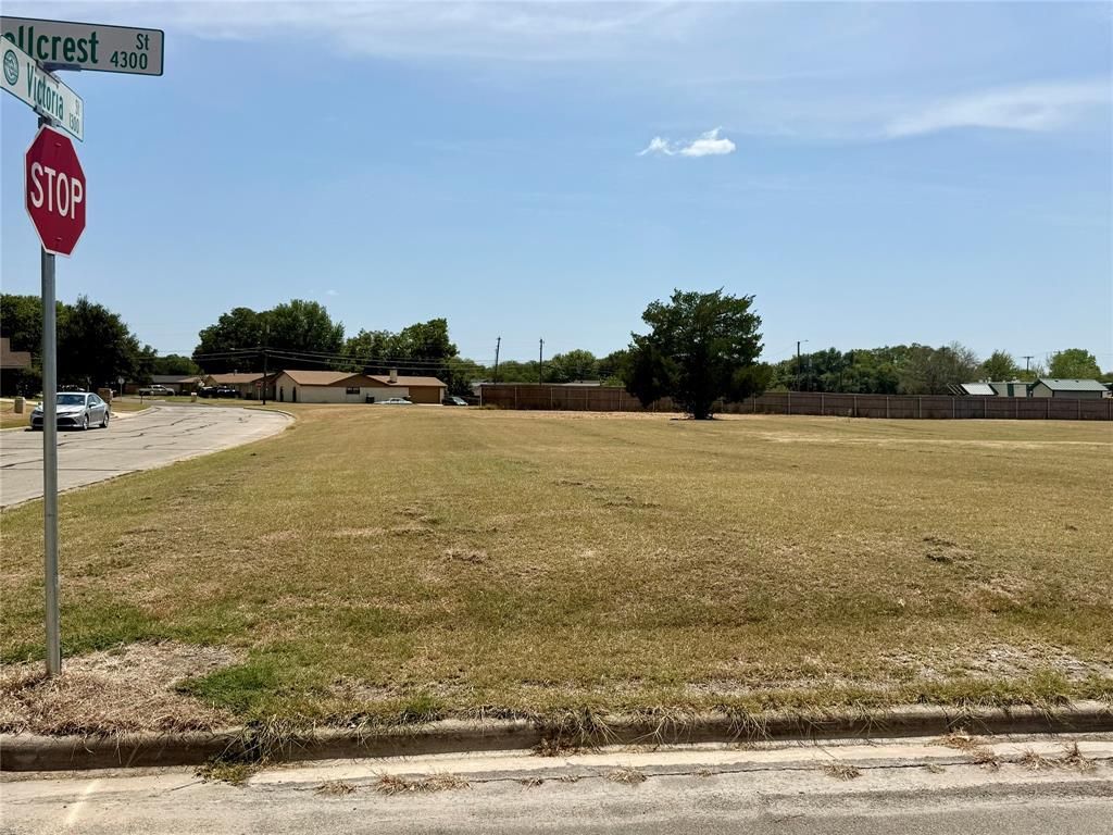 000 Bellcrest Drive, Bellmead, TX 76705 Main Photo