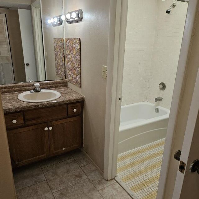 3690 Inverrary Drive, Unit 2Y, Lauderhill, FL 33319 Photo