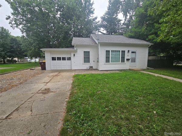 402 E Buchanan Street , St Johns, Mi 48879