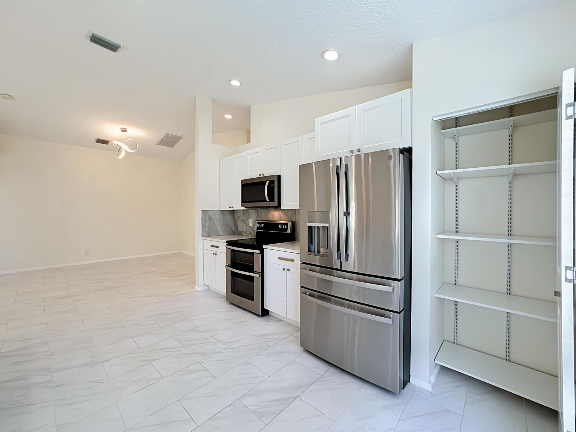 8914 SW Bonneville Drive, Stuart, FL 34997 Photo