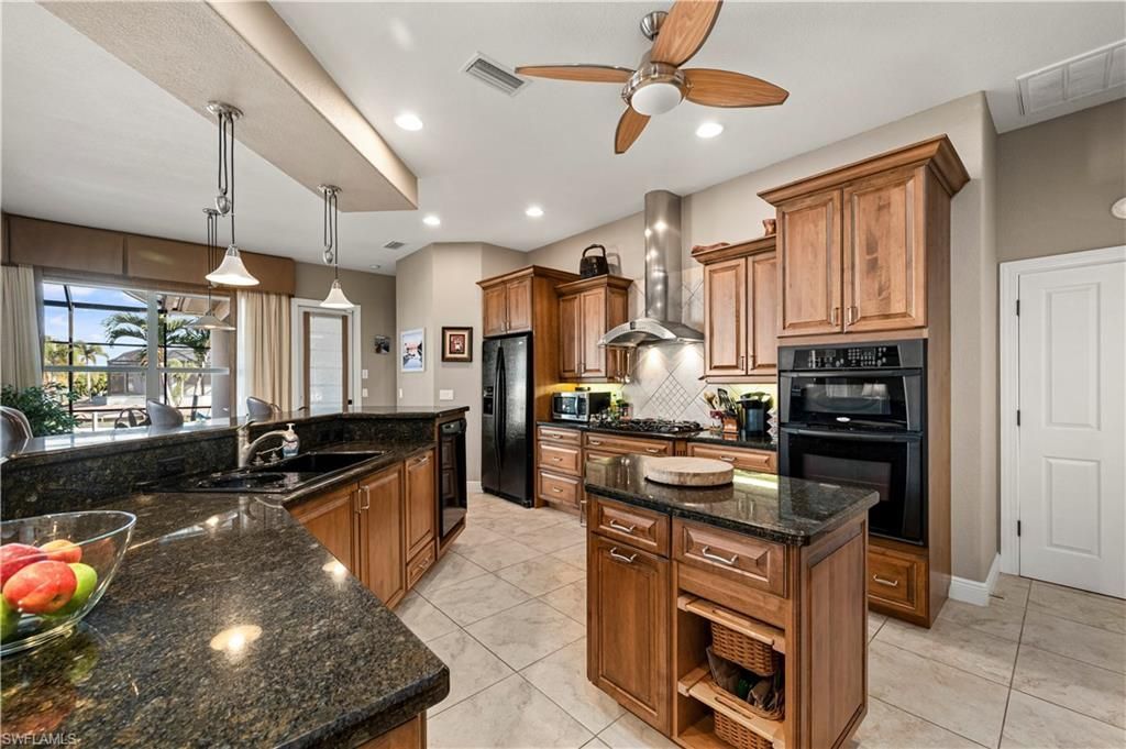 48 Colony Point Dr, Punta Gorda, FL 33950 Photo