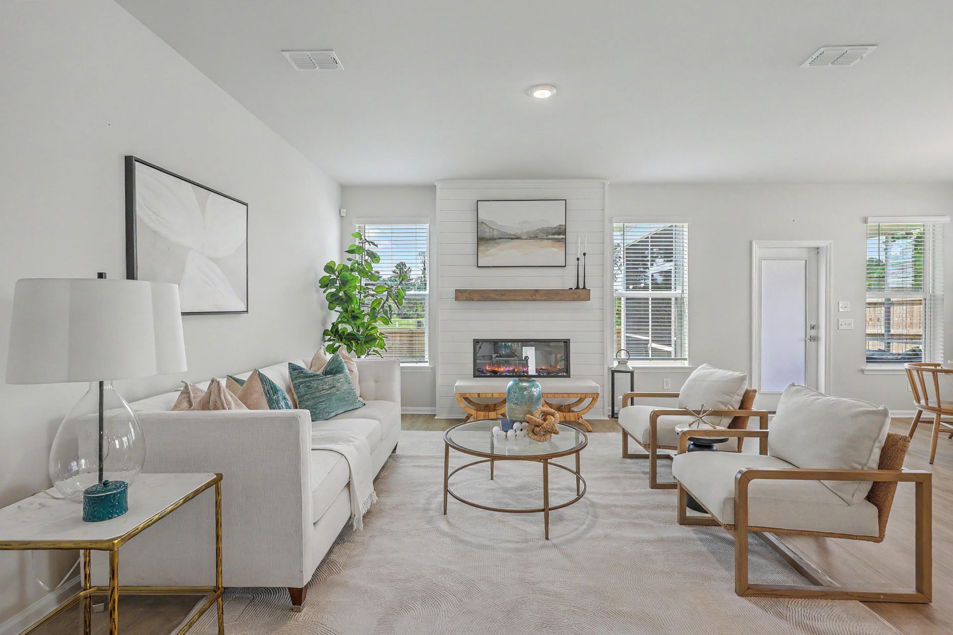 468 White Magnolia Street Photo 14