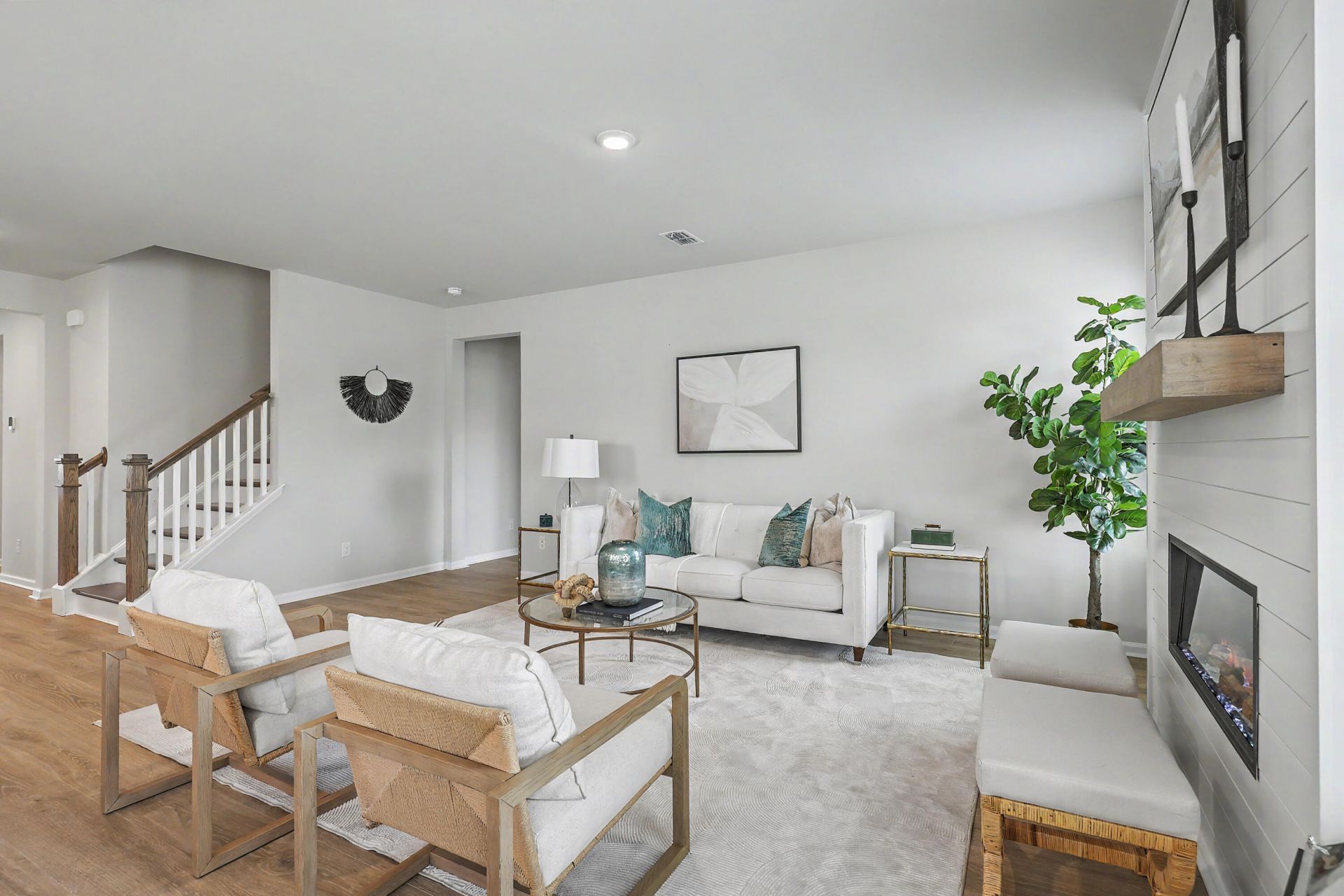468 White Magnolia Street Photo 16
