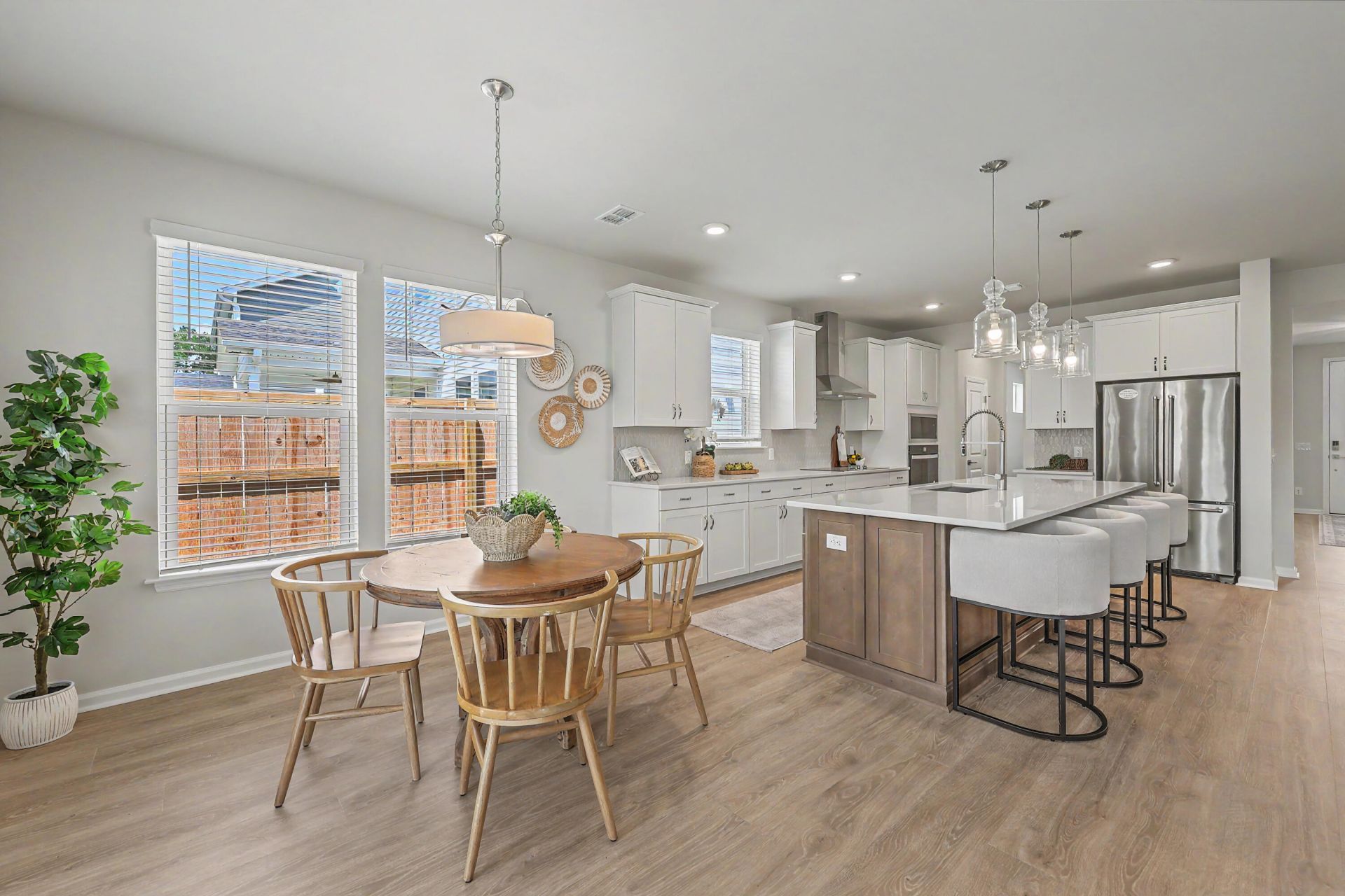 468 White Magnolia Street Photo 18