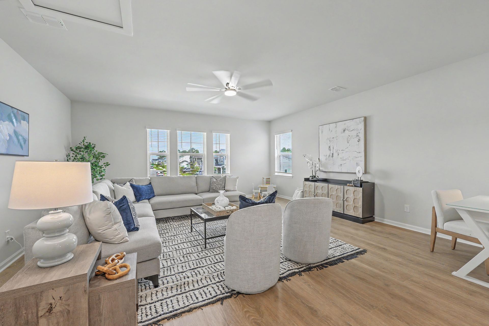 468 White Magnolia Street Photo 30