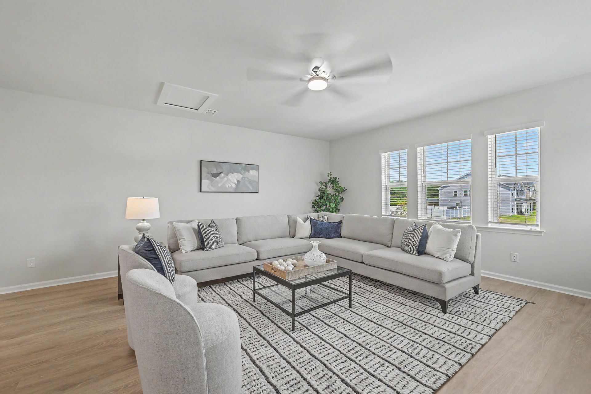 468 White Magnolia Street Photo 31