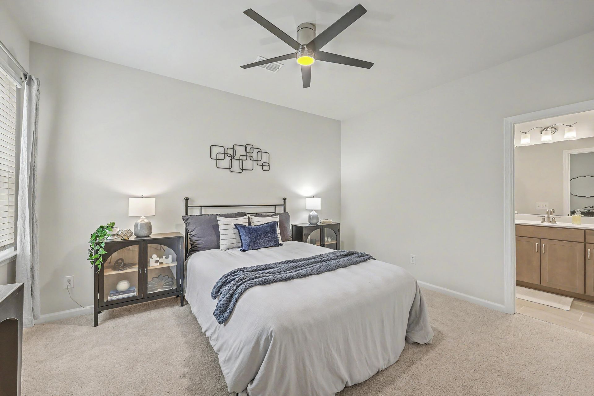 468 White Magnolia Street Photo 33