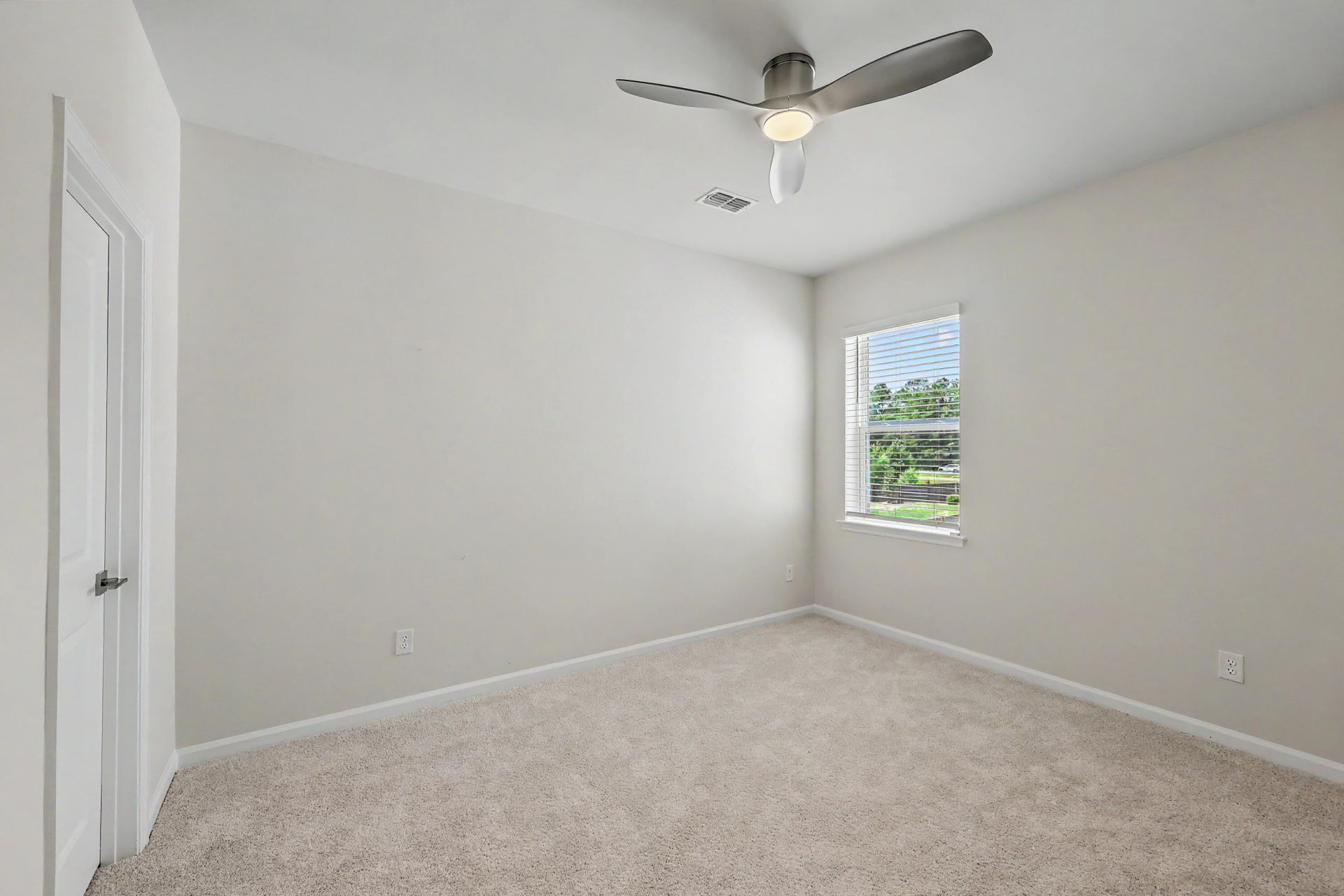 468 White Magnolia Street Photo 35