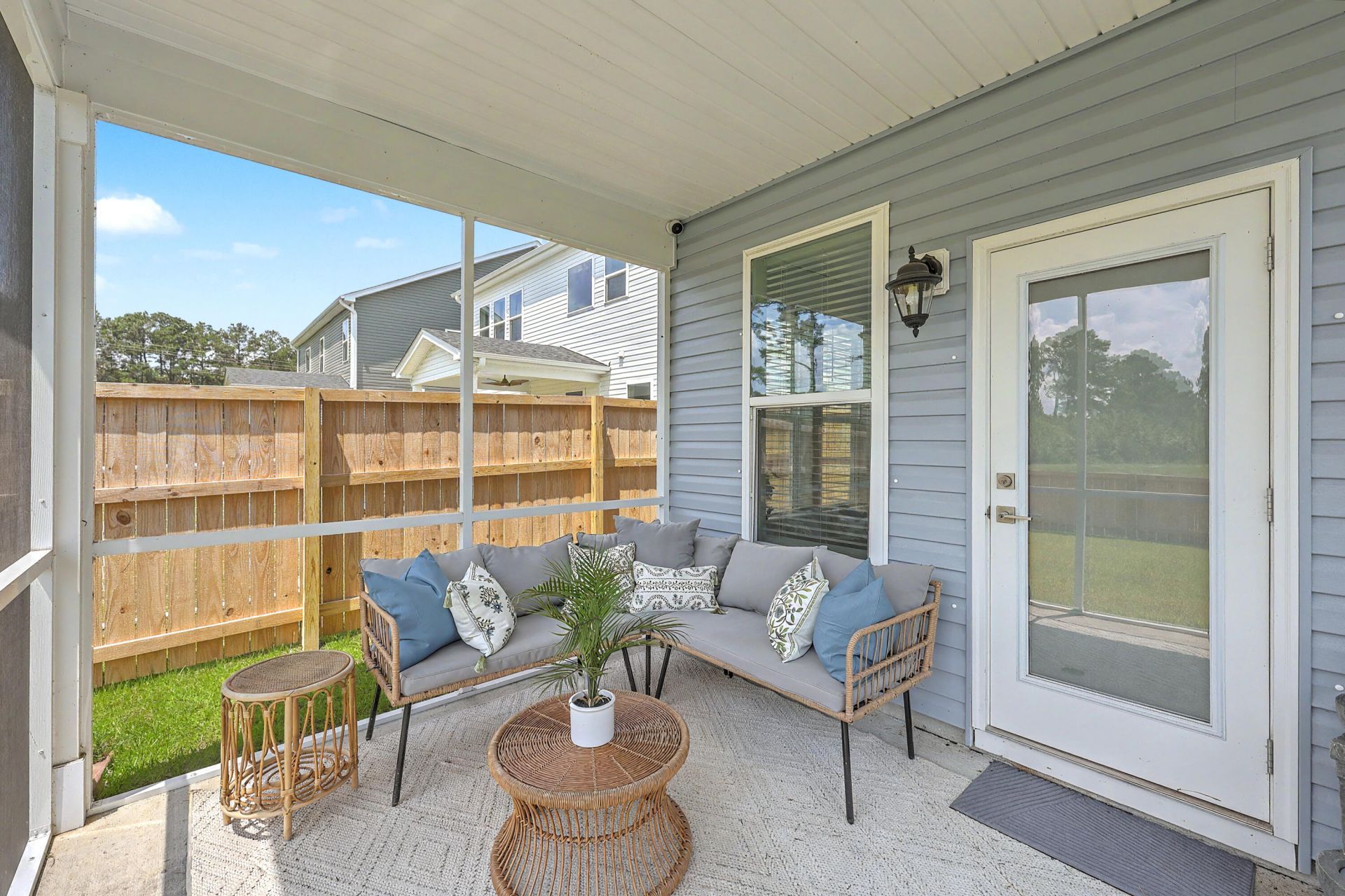 468 White Magnolia Street Photo 38