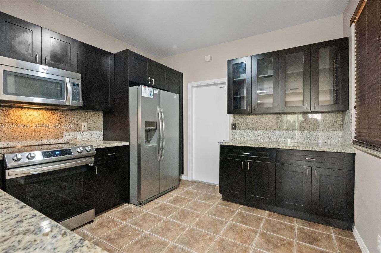 2082 Madeira Dr, Unit 2082, Weston, FL 33327 Main Photo