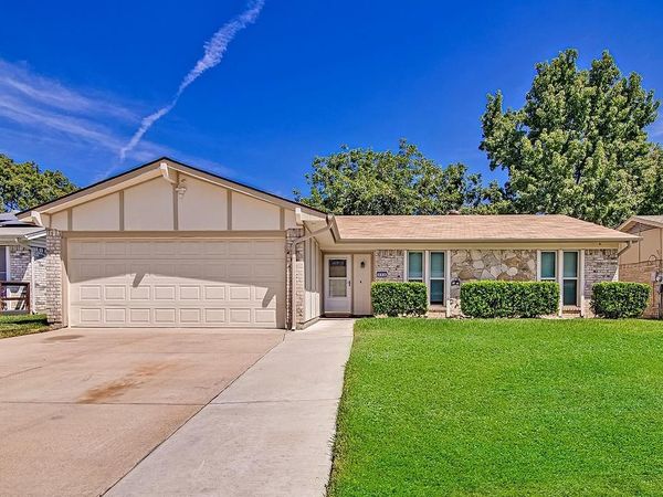 223 Countryside Drive, Arlington, TX 76014