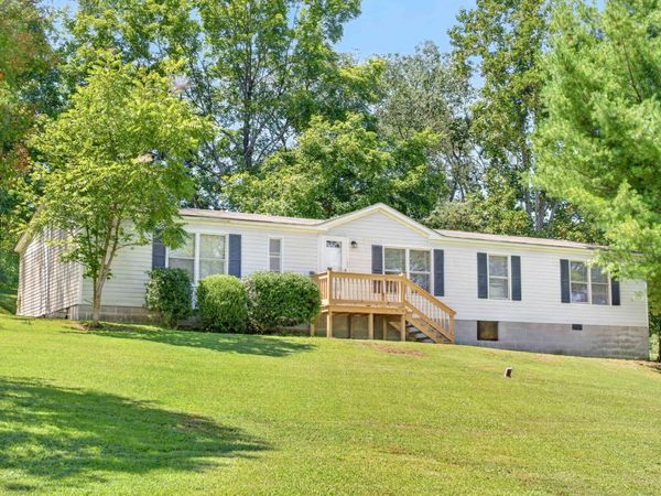 1928 Old Gallatin Rd, Portland, TN 37148
