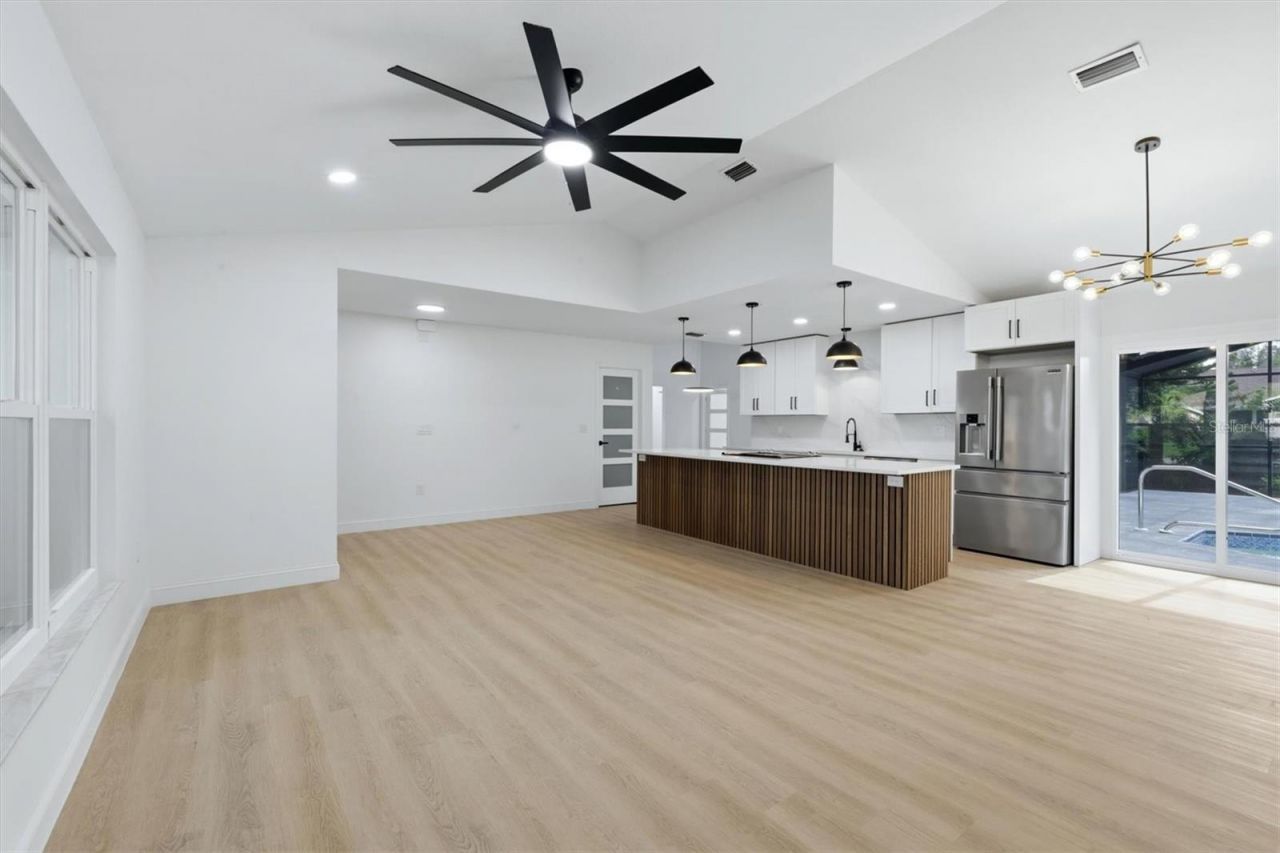 6909 9th Court E, Sarasota, FL 34243 Photo