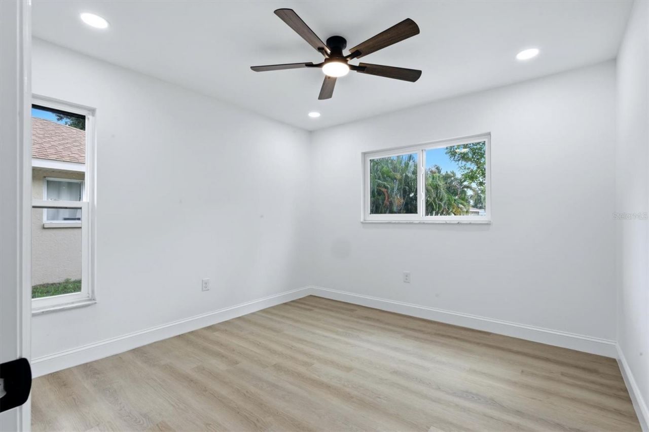 6909 9th Court E, Sarasota, FL 34243 Photo