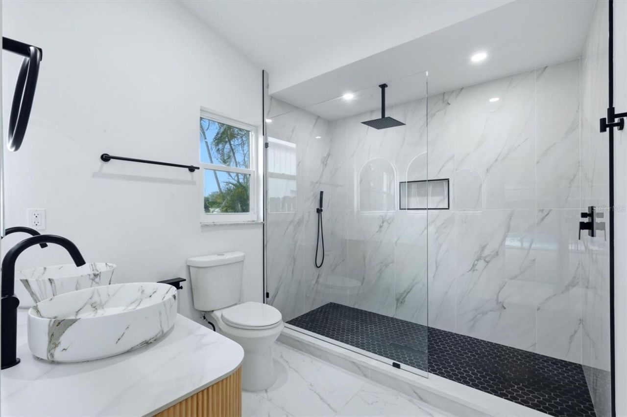 6909 9th Court E, Sarasota, FL 34243 Photo