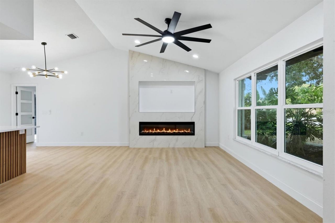6909 9th Court E, Sarasota, FL 34243 Photo