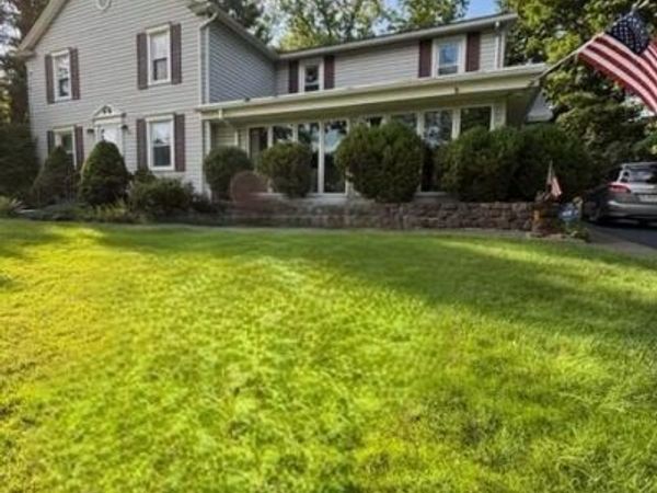 94 Country Club Road, Dallas, PA 18612